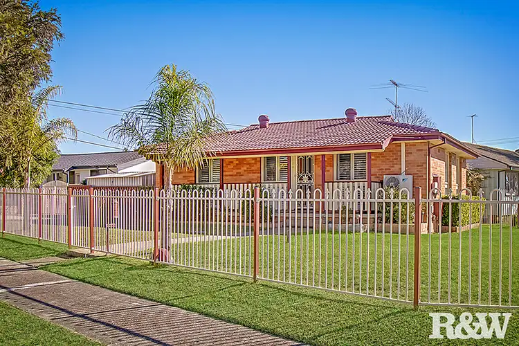 2 Kurama Crescent, Whalan NSW 2770
