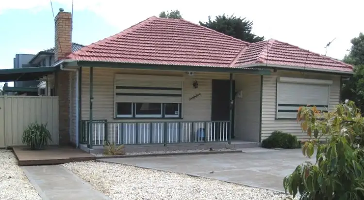 37 Conifer Avenue, Brooklyn VIC 3012