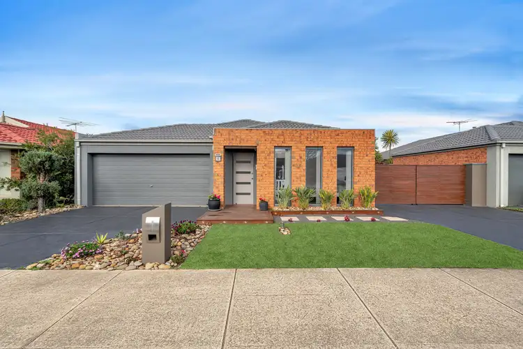 5 Sutton Grove, Melton West VIC 3337