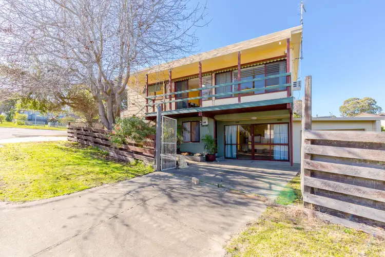 2 Archer Street, Lakes Entrance VIC 3909
