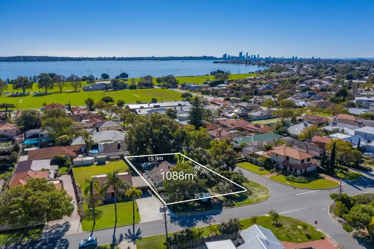 29 Doney Street, Alfred Cove WA 6154