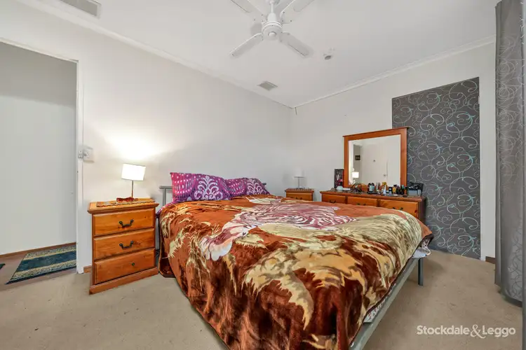 Fifth view of Homely house listing, 2 Canadian Court, Meadow Heights VIC 3048