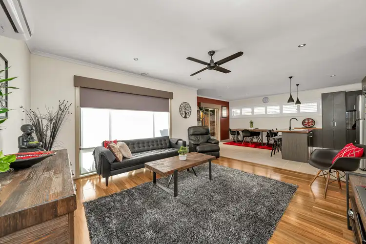 1/8 Ridgeway, Melton West VIC 3337