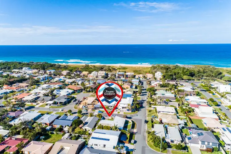1/49 Saleng Crescent, Warana QLD 4575