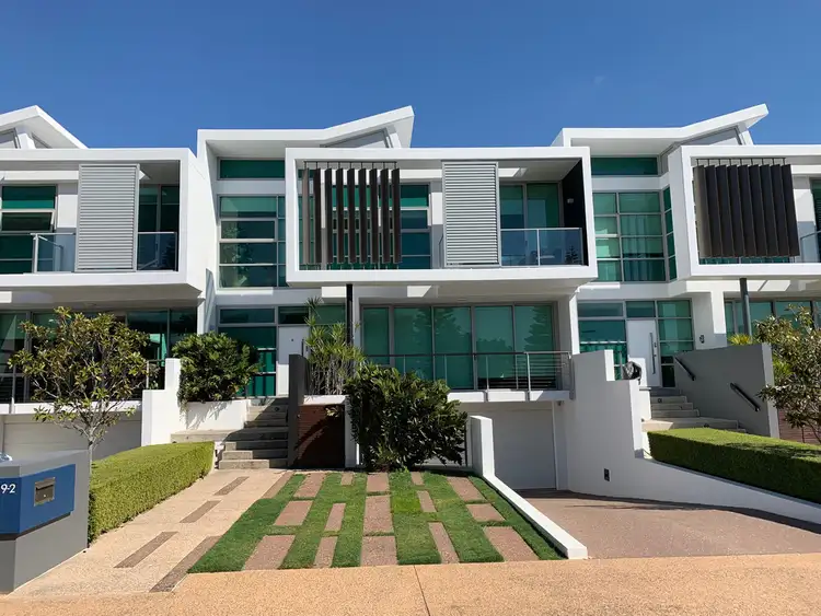 9102/2 Ephraim Island Parade, Paradise Point QLD 4216