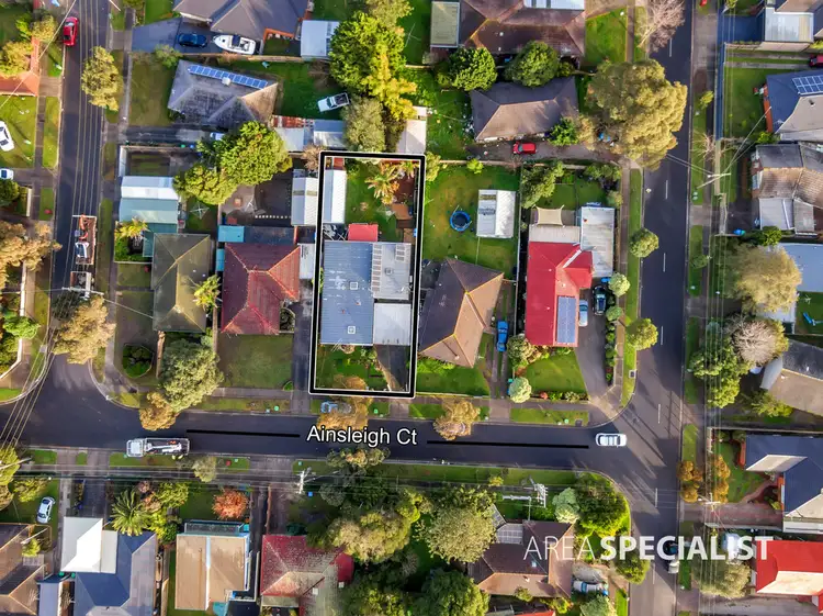5 Ainsleigh Ct, Cranbourne VIC 3977