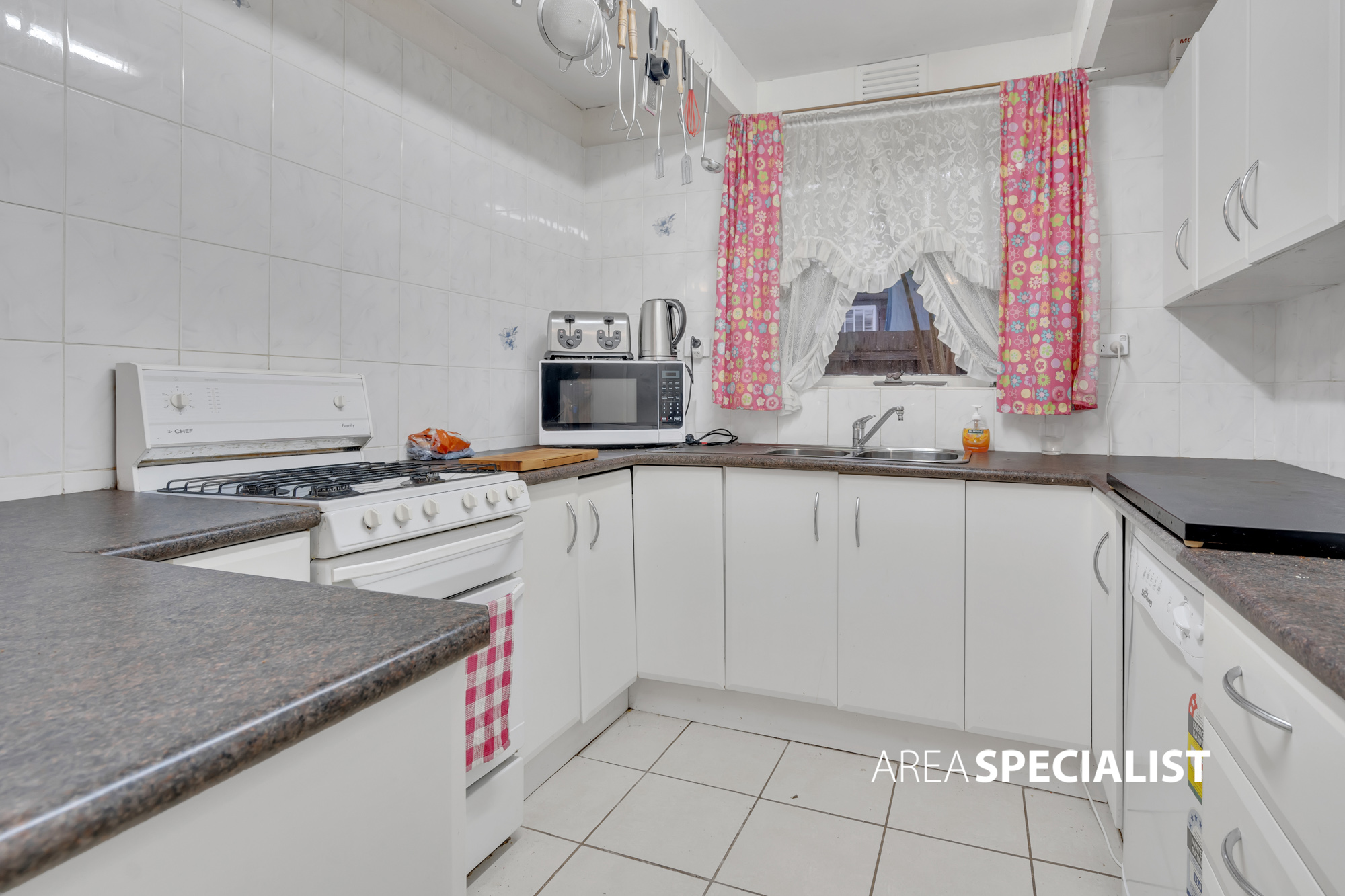 Fifth view of Homely house listing, 5 Ainsleigh Ct, Cranbourne VIC 3977