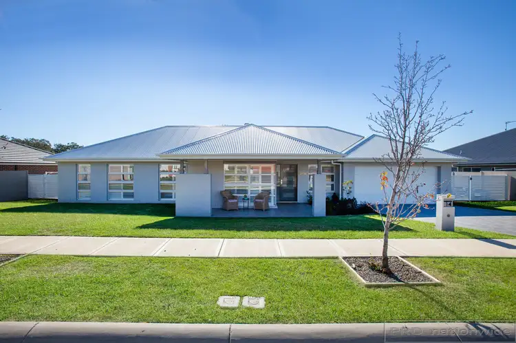 14 Dunnett Ave, North Rothbury NSW 2335