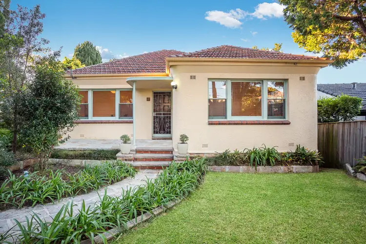 27 Victoria Avenue, Middle Cove NSW 2068