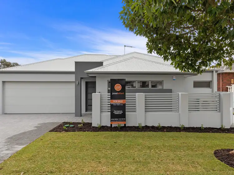 32B Davies Crescent, Kardinya WA 6163