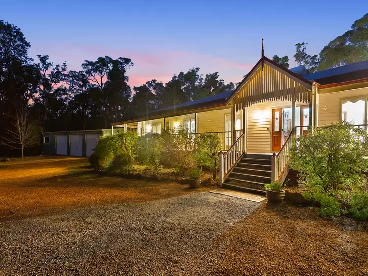 300 Zamia Drive, Mundaring WA 6073