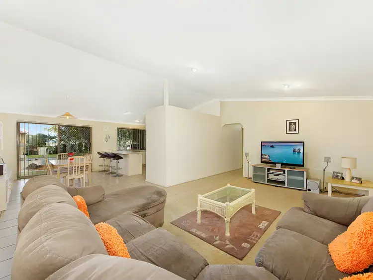 12 Tullamarine Drive, Robina QLD 4226