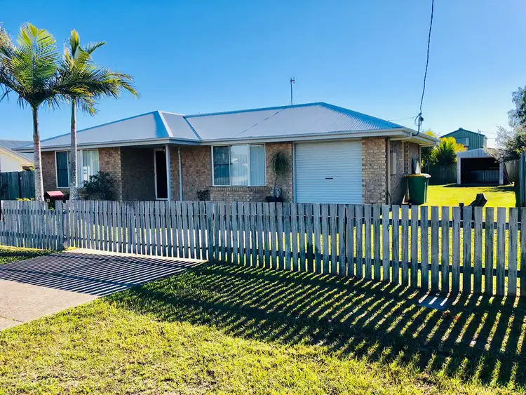 33 Canberra Avenue, Cooloola Cove QLD 4580