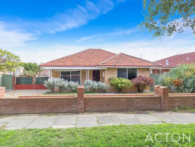1 Newmarket Street, Beaconsfield WA 6162