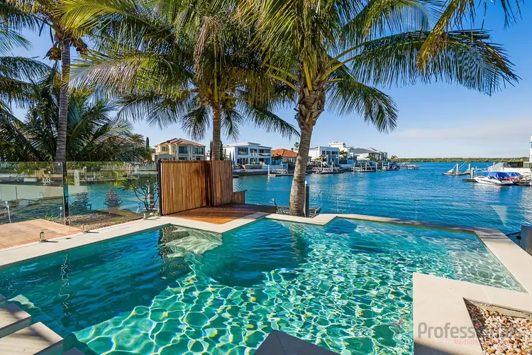 3 The Peninsula, Sovereign Islands QLD 4216