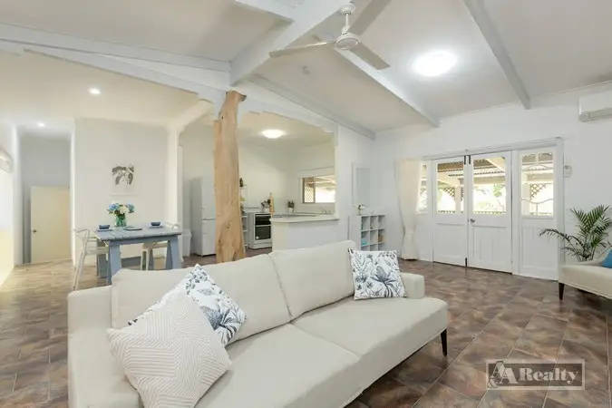 34 Maud Street, Flying Fish Point QLD 4860