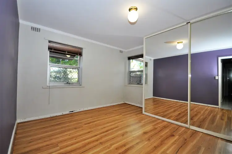 Fifth view of Homely unit listing, 4/2 Pengilly Road, Orelia WA 6167