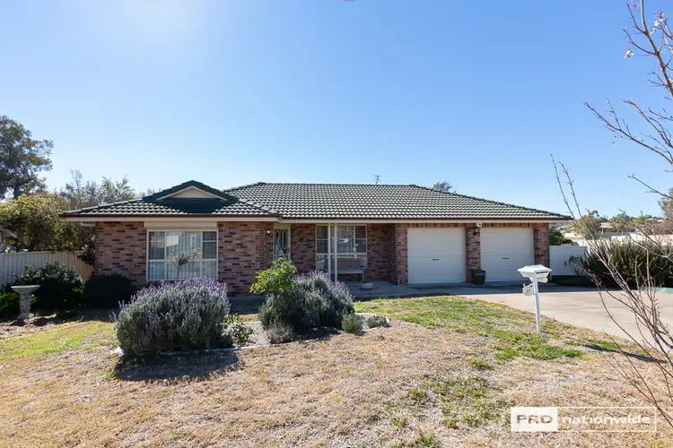 11 Yarraga Place, Tamworth NSW 2340