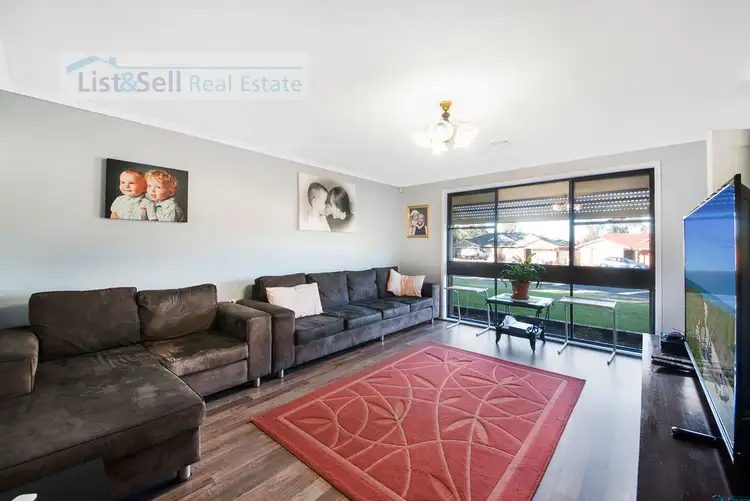 16 Karrabul Rd, St Helens Park NSW 2560