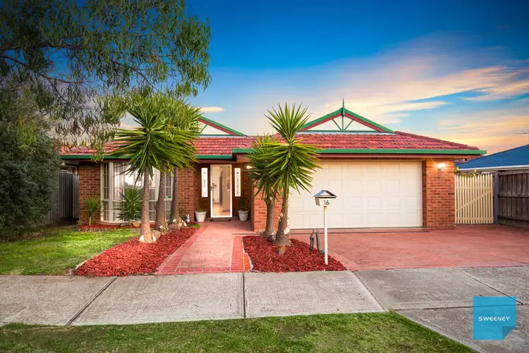 16 Tormorvey Avenue, Hillside VIC 3037