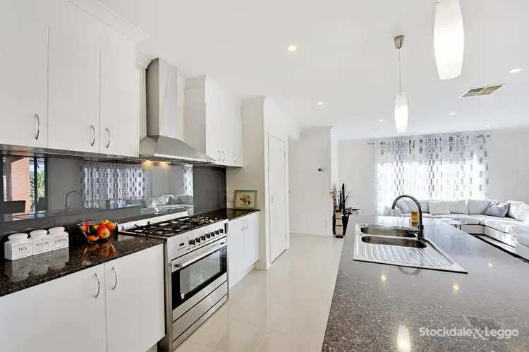 Seventh view of Homely house listing, 2 Coorong Court, Kialla VIC 3631