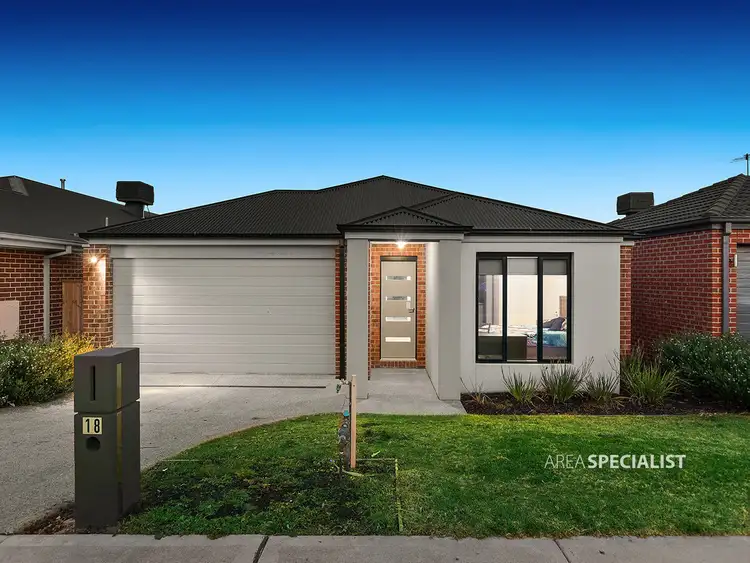 18 Viewgrand Drive, Pakenham VIC 3810