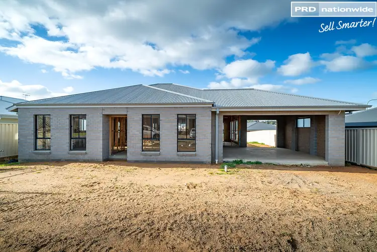 18 Mugga Street, Gobbagombalin NSW 2650