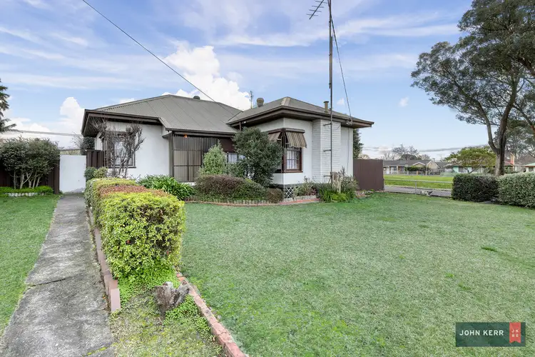 10 Worth Crescent, Moe VIC 3825
