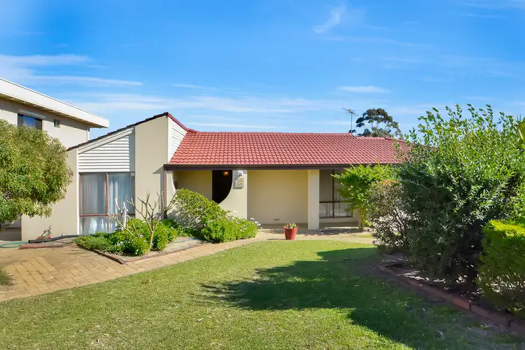 27 Capstone Way, Marangaroo WA 6064