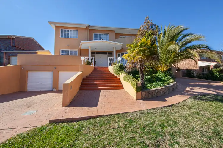16 Kareelah Vista, O'malley ACT 2606