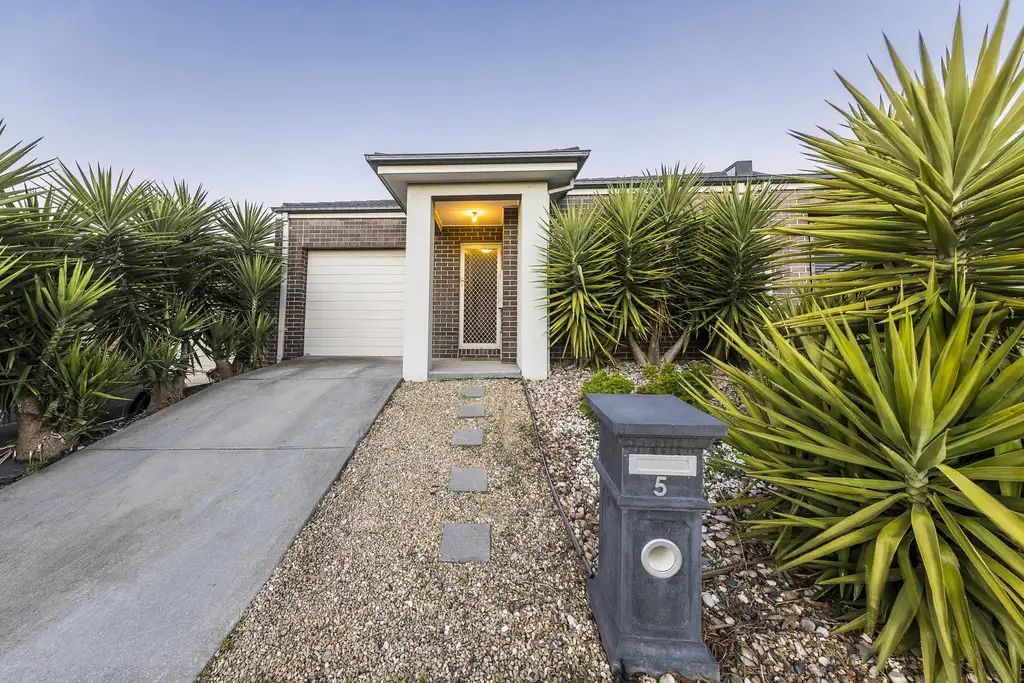 Main view of Homely house listing, 5 Pearl Drive, Craigieburn VIC 3064