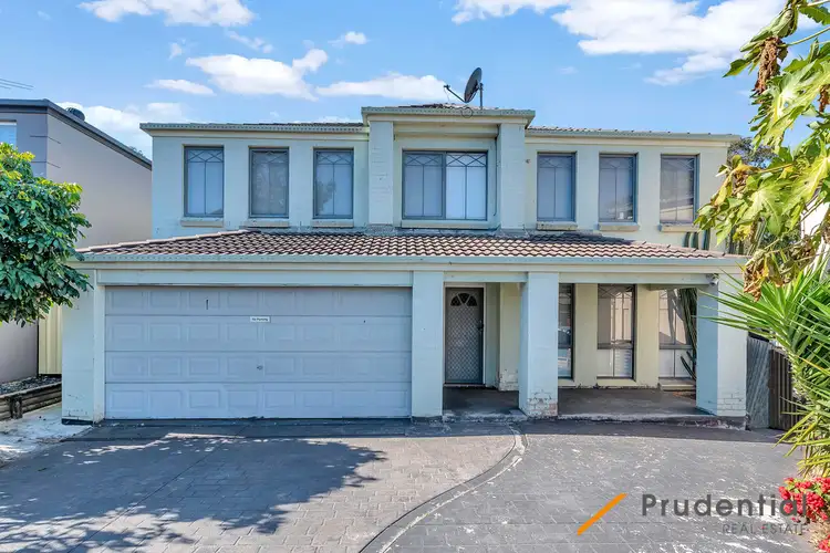 7 Cayley Place