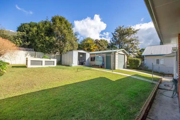 8 Peach Avenue