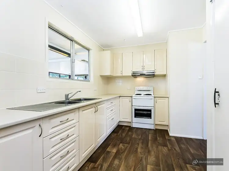 11 Jilloong Street, Strathpine QLD 4500