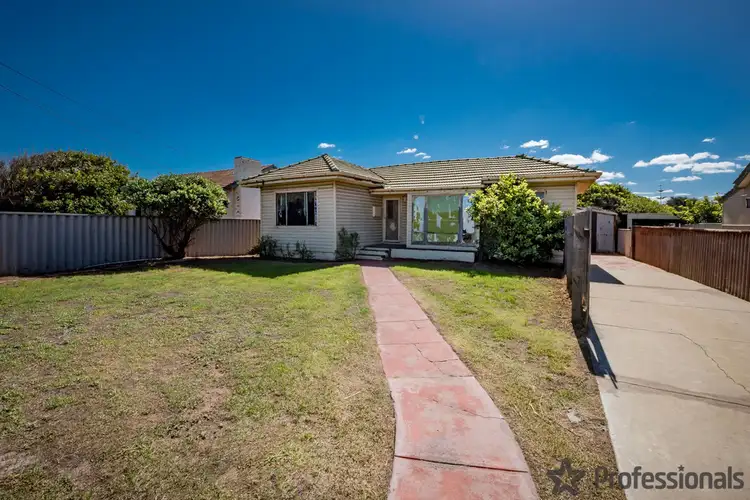 5 Eliot Street, Beachlands WA 6530