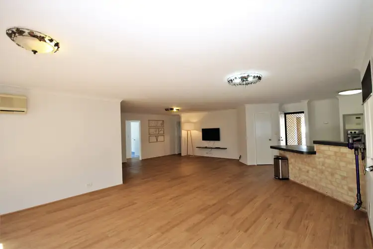 Sixth view of Homely house listing, 4 Darcy Court, Australind WA 6233