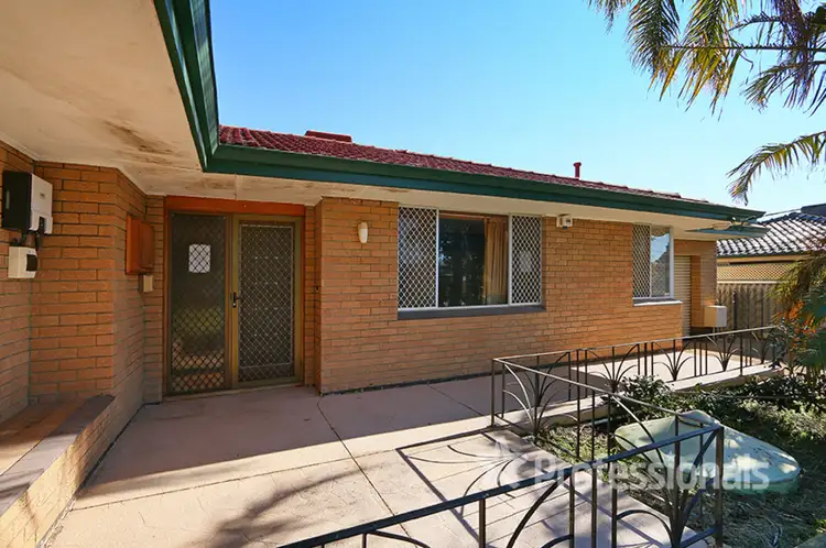 Second view of Homely house listing, 4 Lorenzo Street, Thornlie WA 6108