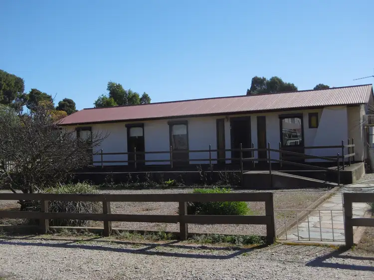 2 Ebenezer Street, Jamestown SA 5491