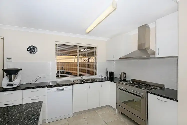 12 Hayes Court, Ravenswood WA 6208
