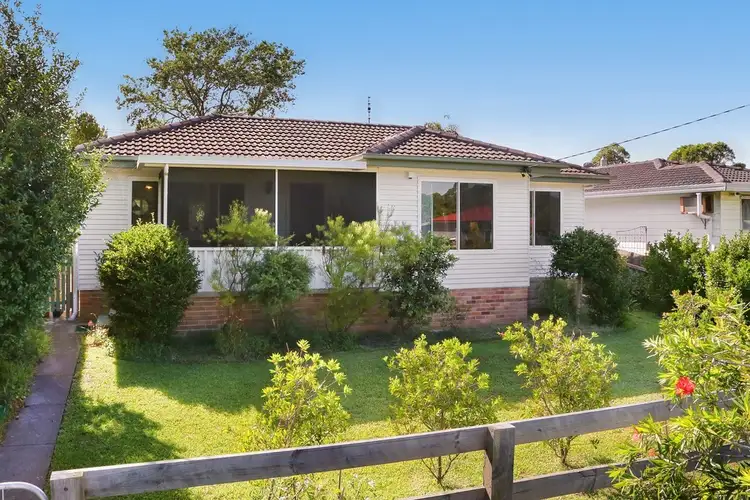 12 Lock Avenue, Springfield NSW 2250