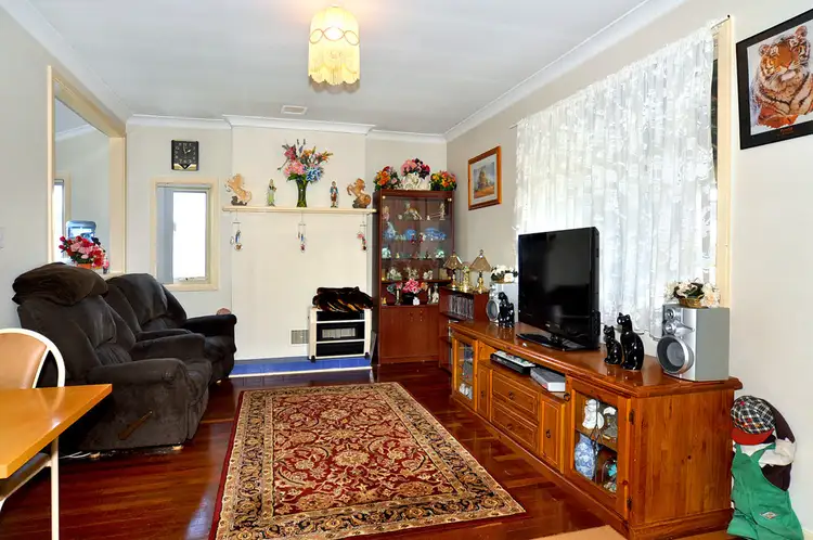 6 Woonnar Street, Carey Park WA 6230