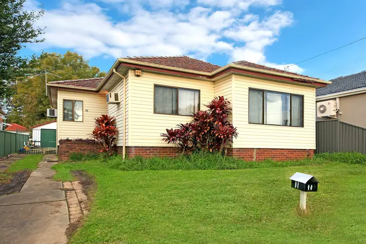 11 Bonds Road, Riverwood NSW 2210