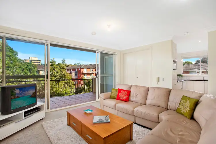 Main view of Homely unit listing, 11/70-72 Howard Avenue, Dee Why NSW 2099