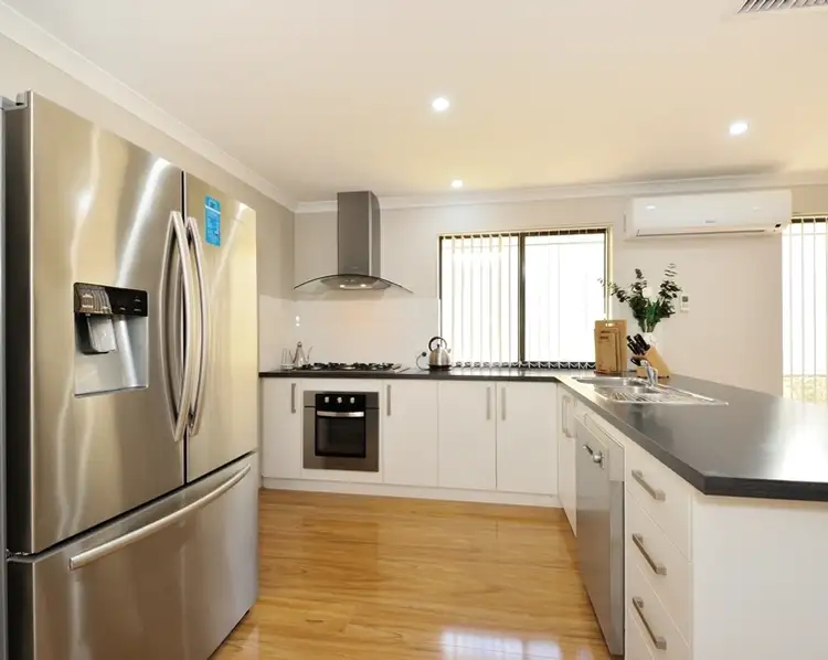Fourth view of Homely house listing, 5 Parakeet Bend, Baldivis WA 6171