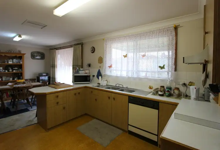 Fifth view of Homely unit listing, 2/167 Baker Street, Temora NSW 2666