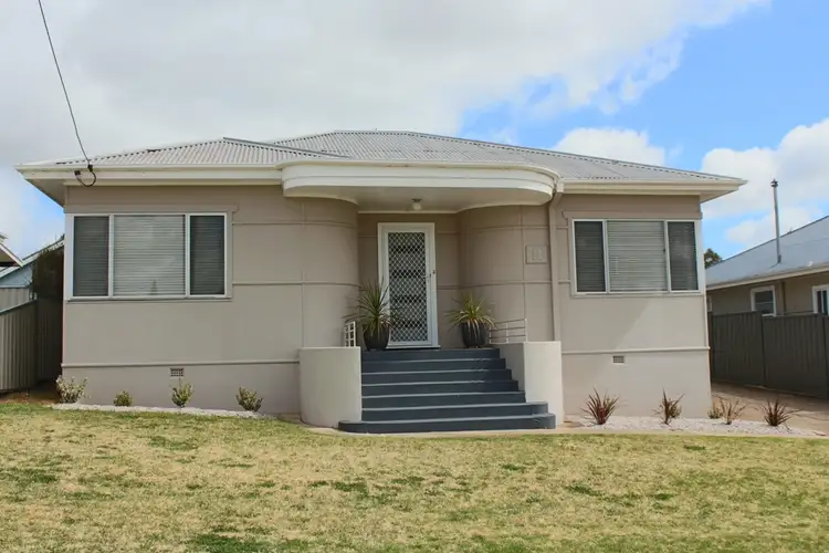 11 Prospect Street, Bathurst NSW 2795