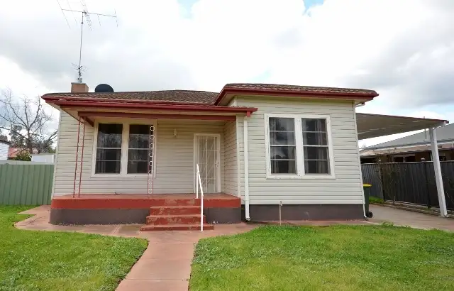 Main view of Homely house listing, 5 Park Avenue, Leeton NSW 2705