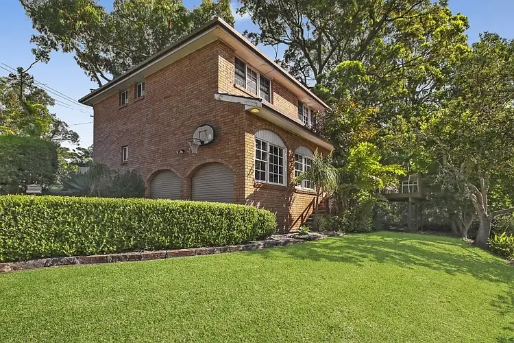 140 The Round Drive, Avoca Beach NSW 2251