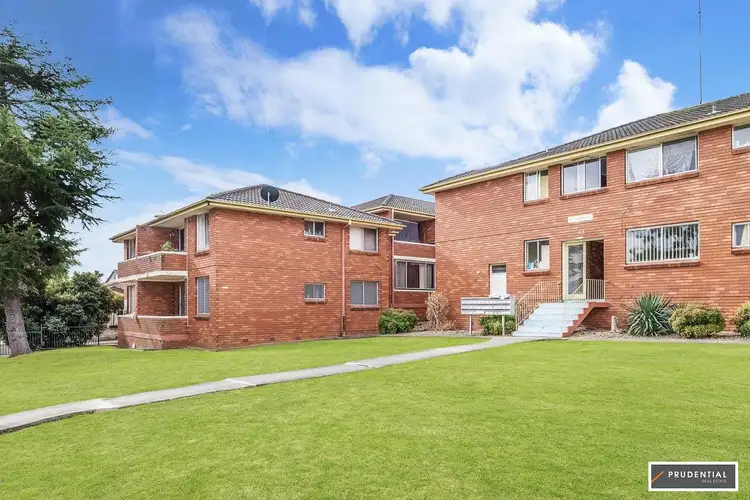 4/98 Dumaresq Street, Campbelltown NSW 2560
