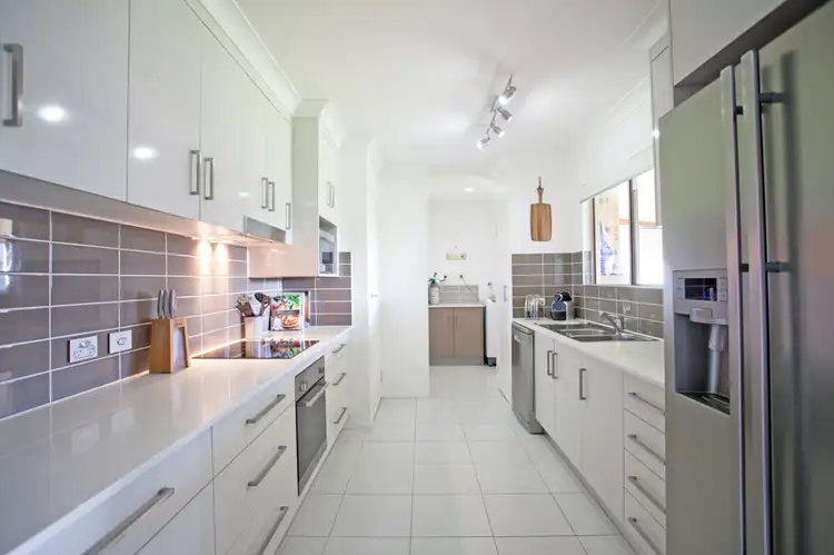 33 Mansfield Drive, Beaconsfield QLD 4740